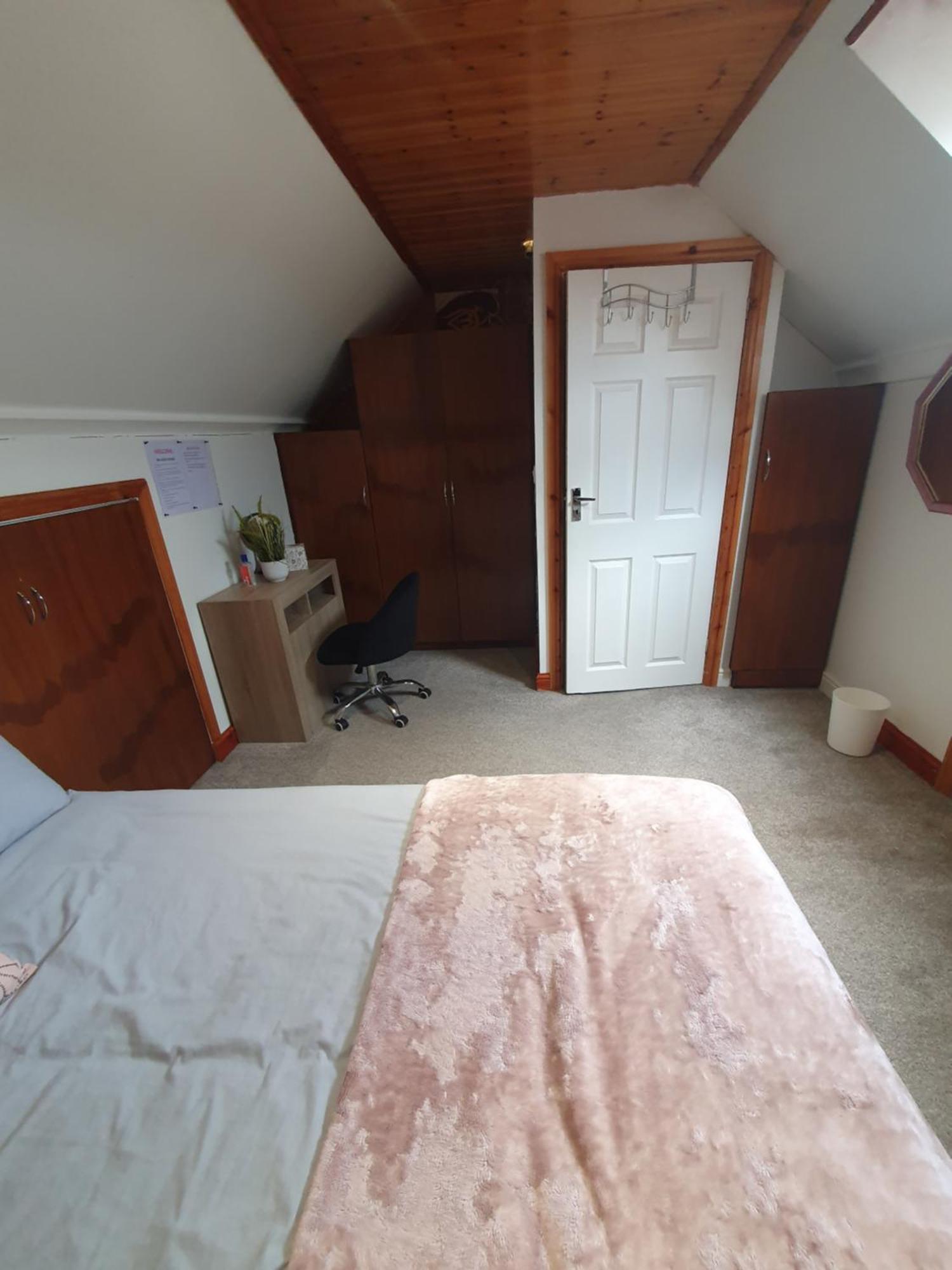 Private Double Room In Cardiff Eksteriør bilde